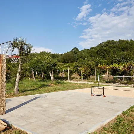 Casa De Cardido بيت للعطل